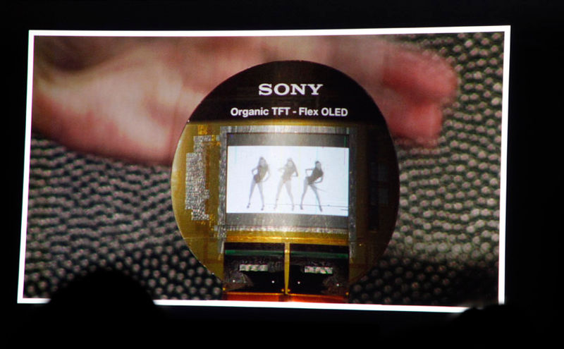 Illustration for article titled Live: Sony CEO Sir Howard Stringer CES 2009 Keynote